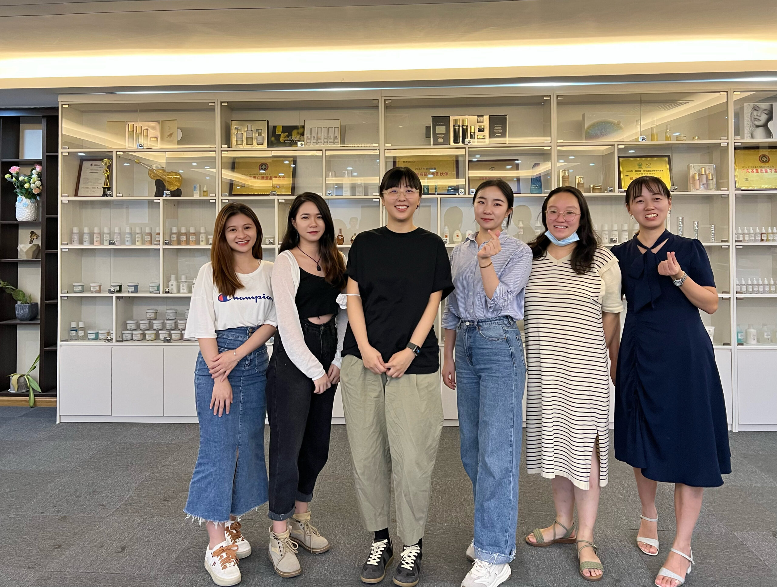 Contact Us Cosmetics Manufacturer Blackbird Skincare contact-us-cosmetics-manufacturer-blackbird-skincare